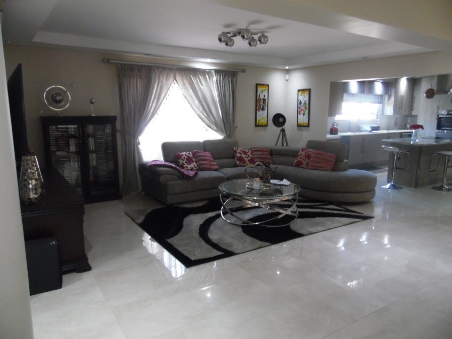 4 Bedroom Property for Sale in Flamingo Park Free State